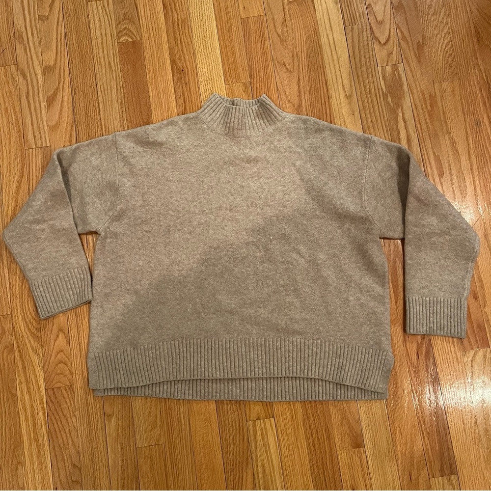 Uniqlo Sweater - Size M